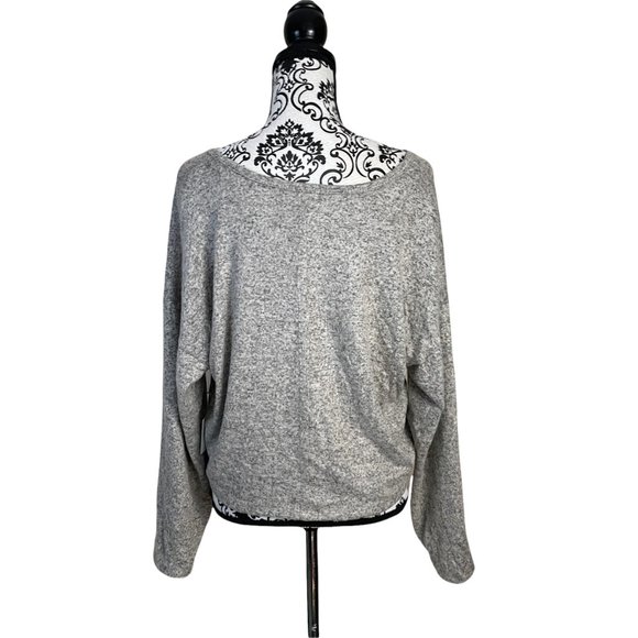 LA LA LAND CREATIVE CO | Women's Oatmeal Marled V-neck Top Medium - Picture 5 of 7